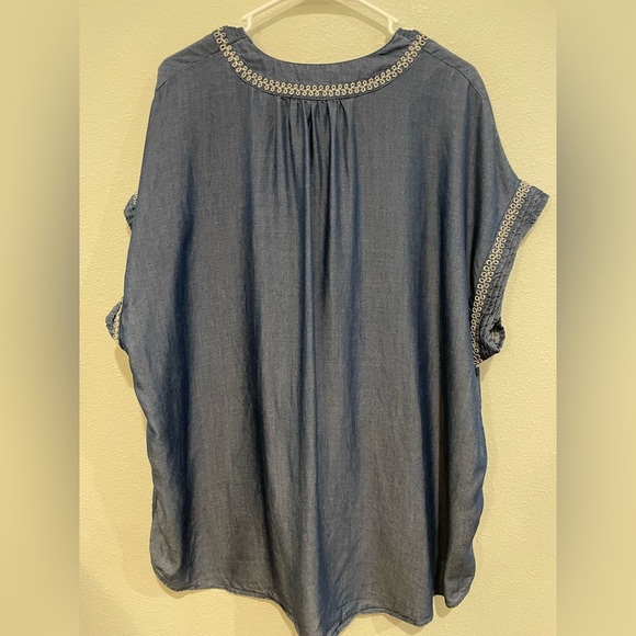 Jones New York Denim Blue Blouse with Lace Trim - Picture 5 of 5